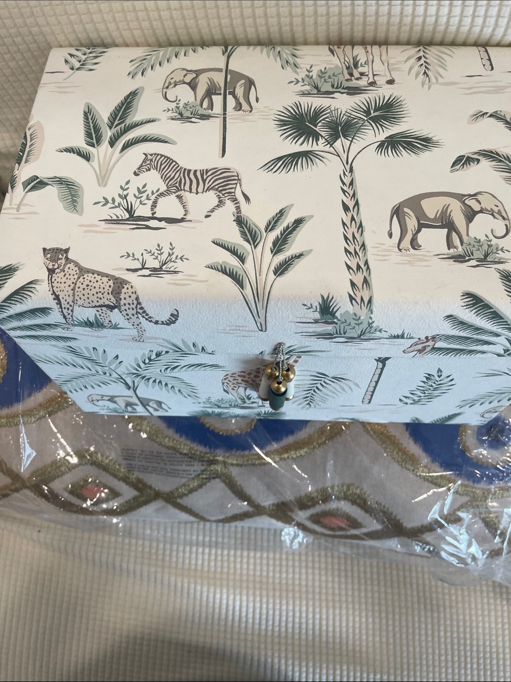 Decorative Jungle Print Storage Box with Tassel - White & Green - Picture 3 of 6